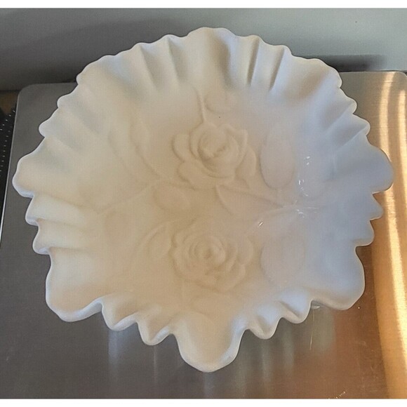 Imperial Milk Glass American Beauty Open Rose c1960s Bowl USA 9"diameter - Picture 2 of 6